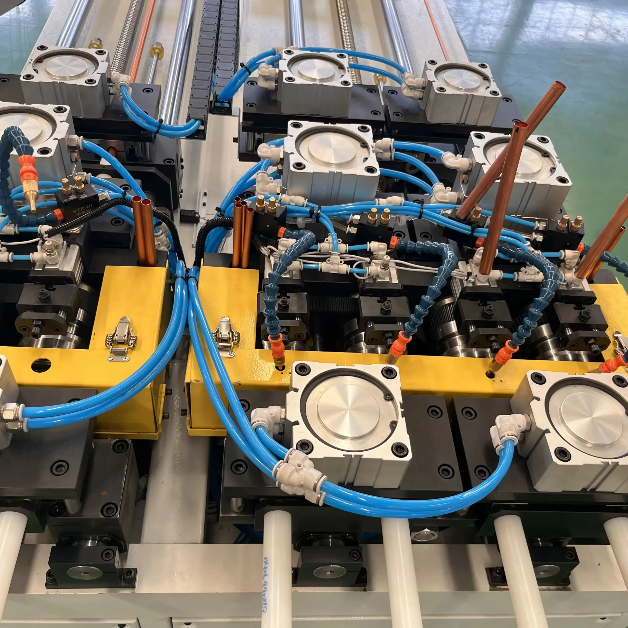 Скоростной отрезной электронный ленточнопильный станок для резки металла и труб-x1 (2)