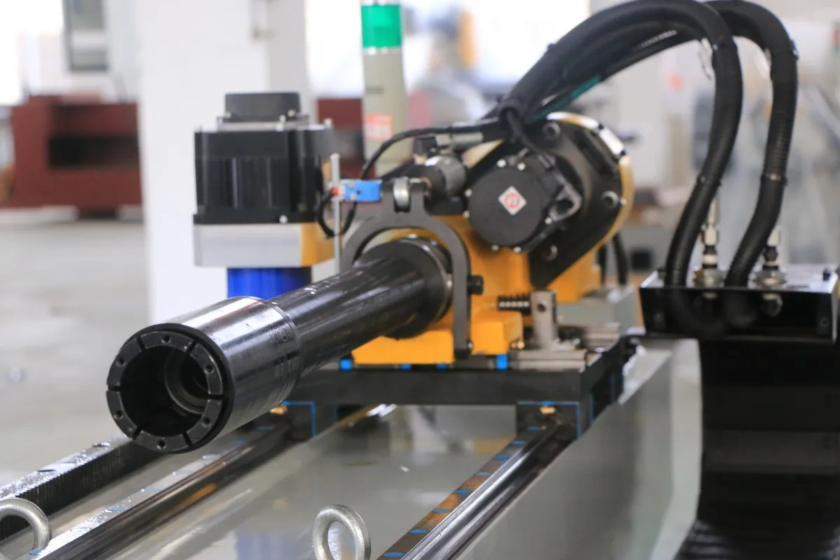 Трубогибочный станок с ЧПУ-7Servo feeding trolley