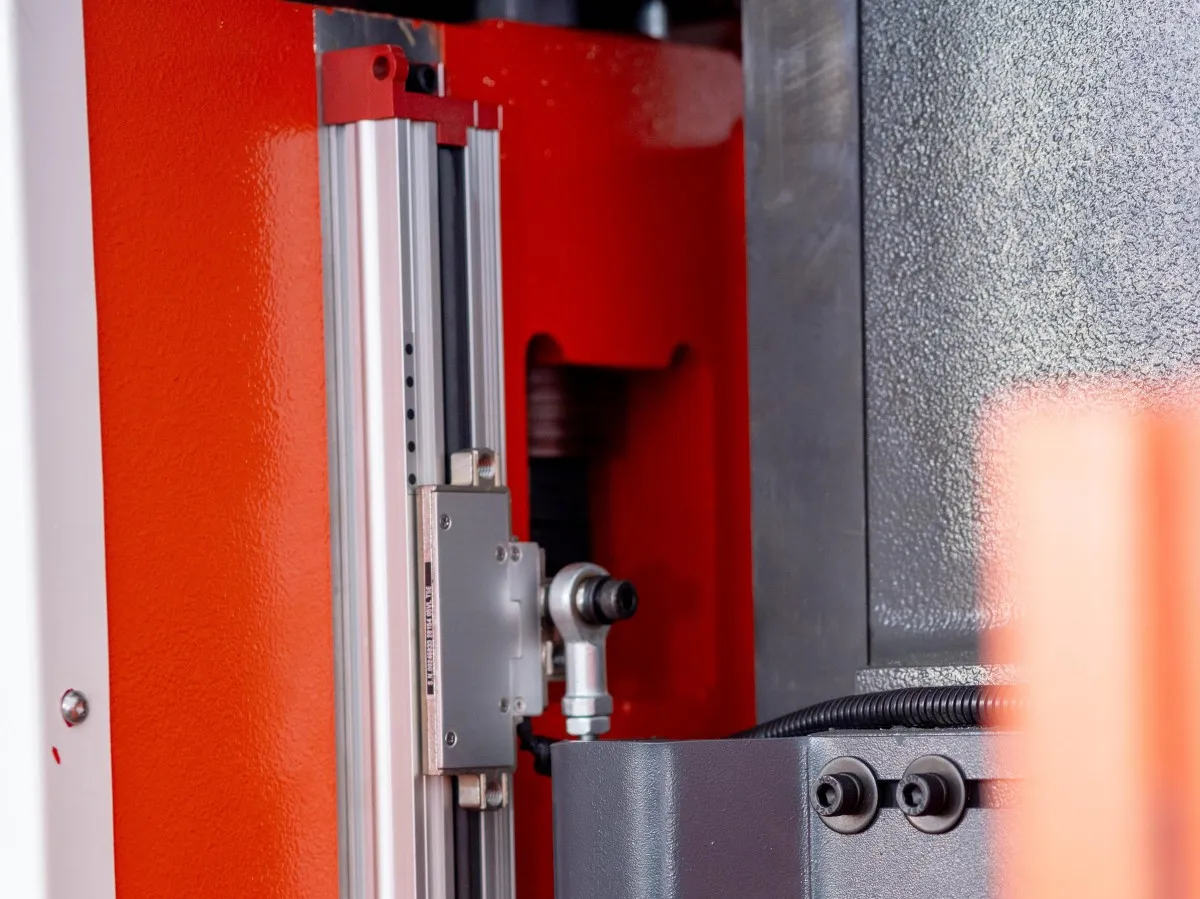 ЧПУ-листогибочный-пресс-Spain FAGOR Grating Ruler