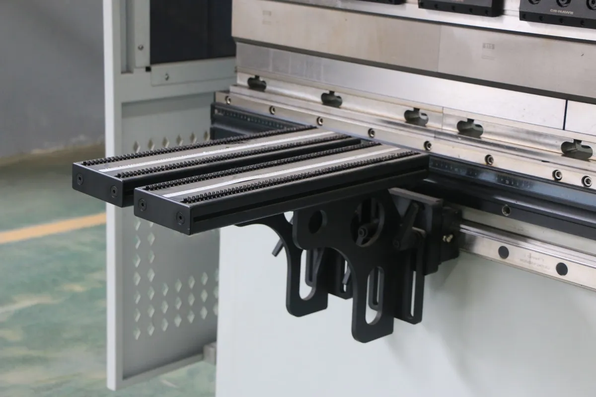 ЧПУ-листогибочный-пресс-T7