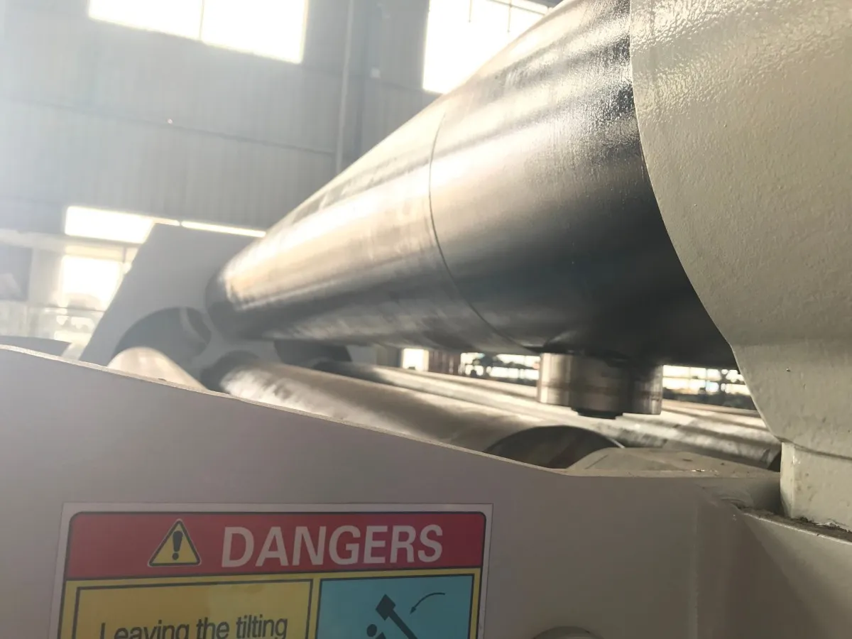 Вальцы гидравлические четырехвалковые W12-x1 (2)