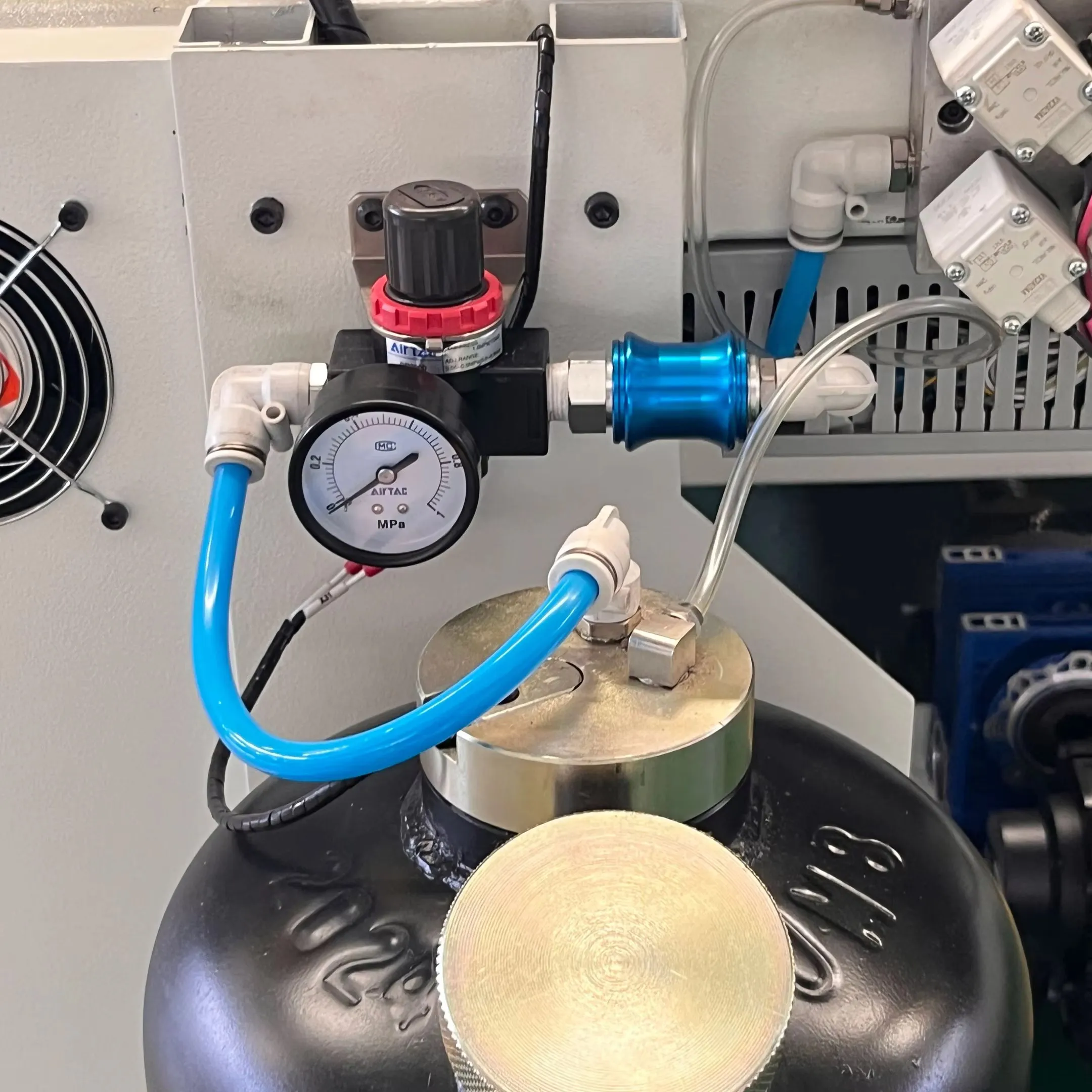 Полностью-автоматический-ЧПУ-трубогиб-для-U-образных-петель-теплообменника-X1 (6)