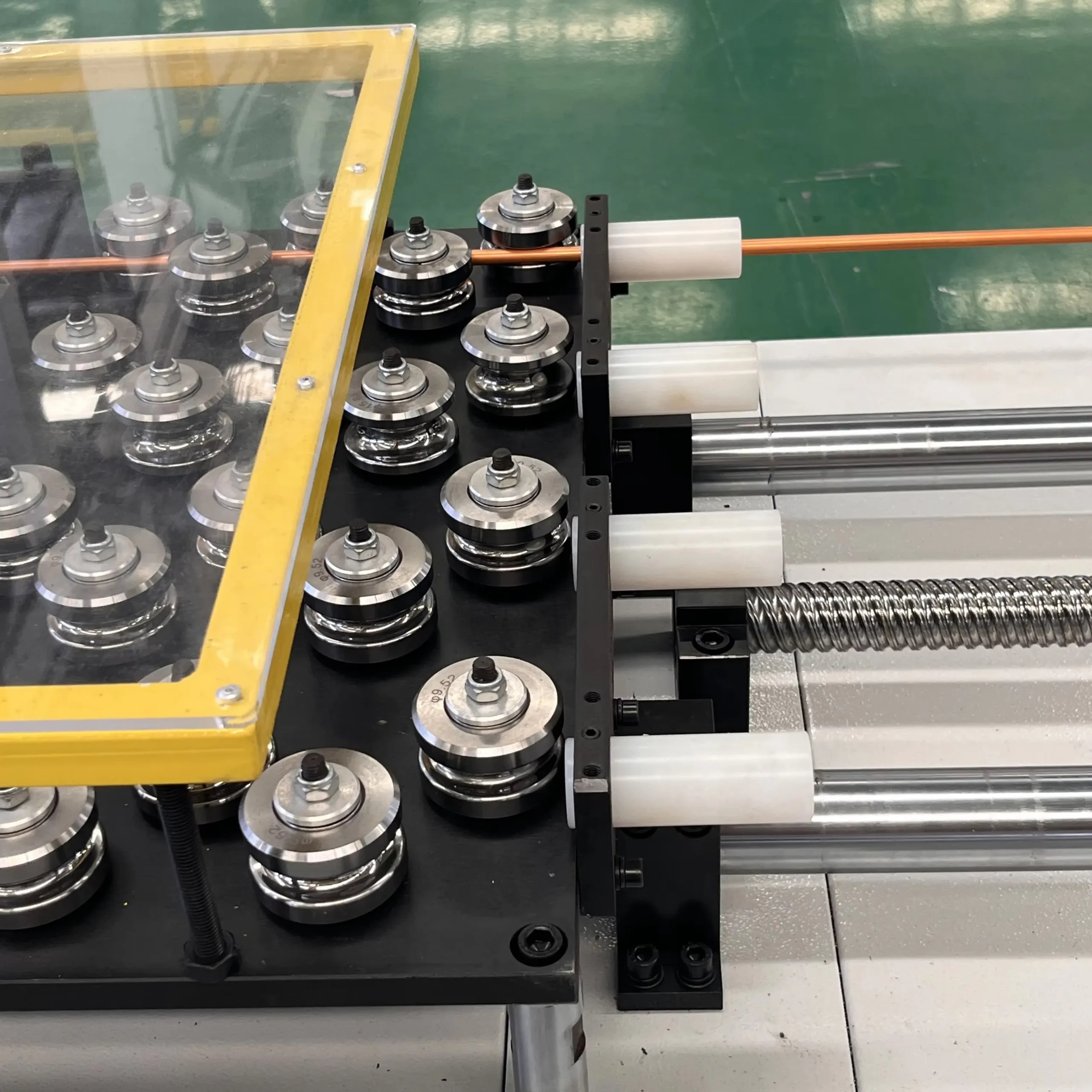 Скоростной отрезной электронный ленточнопильный станок для резки металла и труб-x1 (6)